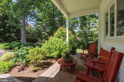 288 Huntsman Ln, Blue Bell PA  19422-2818 exterior