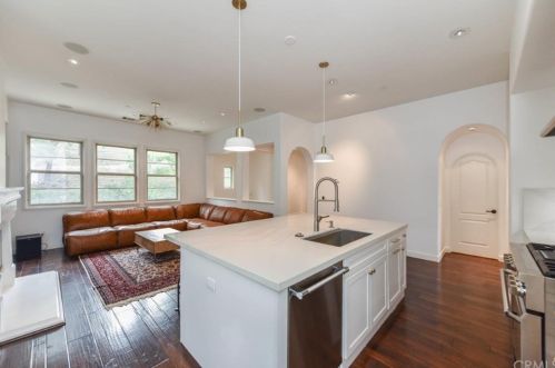 28 Climbing Vine, Irvine CA  92603-0200 exterior