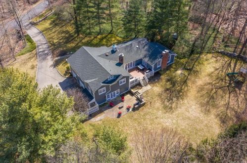12 Hunting Ridge Rd, Chappaqua, NY 10514-2119