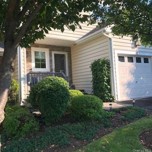 64 Hudson View Ter, Hyde Park, NY 12538-3532