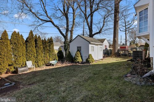 805 Division Ave, Willow Grove PA  19090-2844 exterior