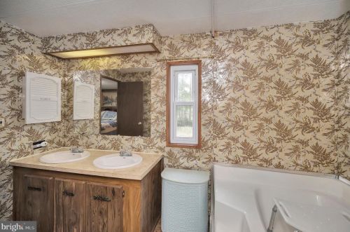 6705 Fisher Dr, Spotsylvania VA  22551-2613 exterior