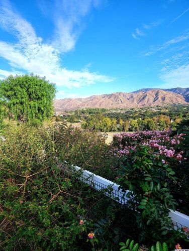 26945 Brooken Ave, Santa Clarita CA  91387-3904 exterior