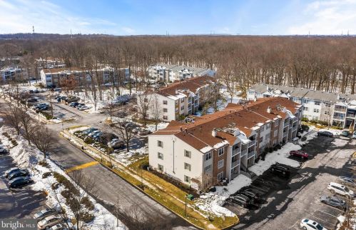 64 Holly Ct, Trenton NJ 08619-4636 exterior