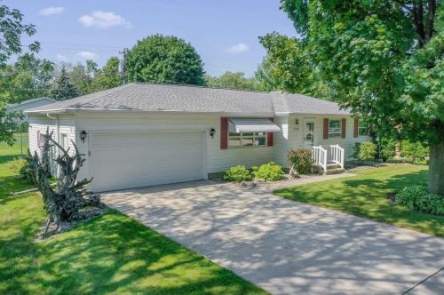 2506 Park Front Way, Green Bay, WI 54301-1751