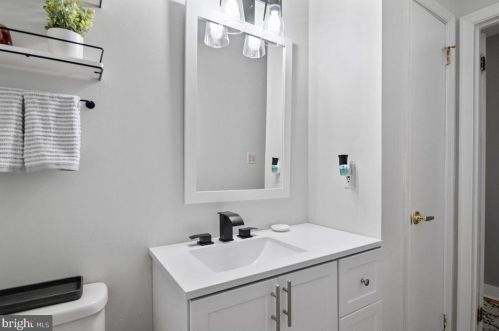 68 Crestmont Dr, West Deptford NJ  08051-2161 exterior