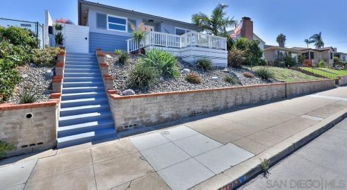 1855 Capistrano St, San Diego, CA 92106-1705