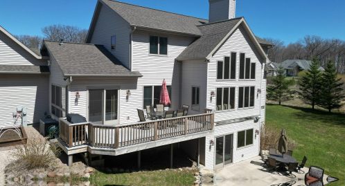 1300 Westbury Ct, Manitowoc WI  54220-8756 exterior