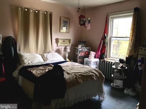 6 Lexington Ave, Camden NJ  08109-2014 exterior