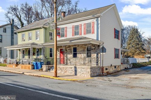 25 Broadway, Etters, PA 17319-8958