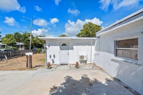 236 14th St, Dania Beach FL  33004-4239 exterior
