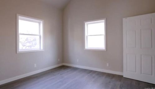 21 Terrace Ave, Mount Vernon NY  10550-1814 exterior