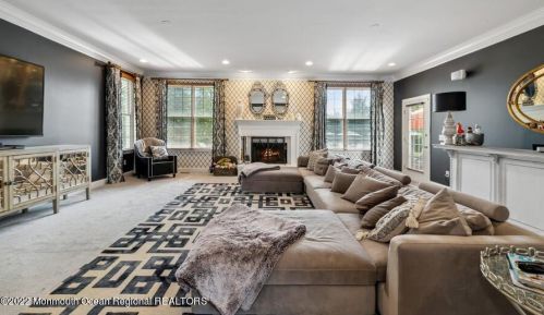 6 Courtney Ct, East Freehold NJ 07728-9563 exterior