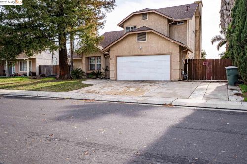 774 Sunflower Dr, Lathrop, CA 95330-9622
