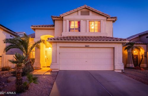 1663 Stanford Ave, Gilbert, AZ 85233-2905