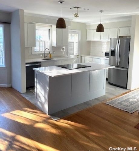 798 Main St, Islip Manor NY  11751-3618 exterior