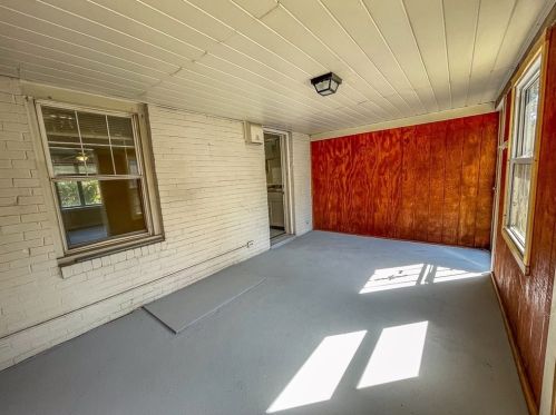 200 Larkspur St, Whitaker PA  15120-2208 exterior