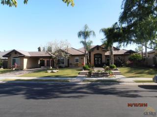 13411 Da Vinci Dr, Bakersfield, CA 93314-6907