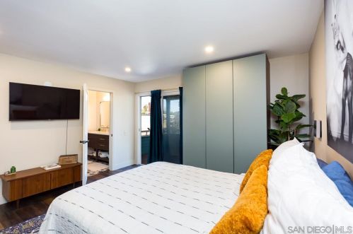 1407 Edgemont St, San Diego CA 92102-1210 exterior