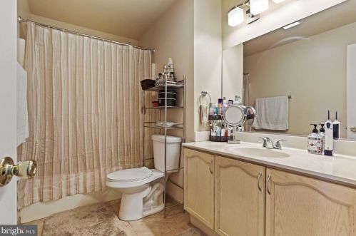 605 Warrenton Ter, Leesburg VA  20176-2466 exterior