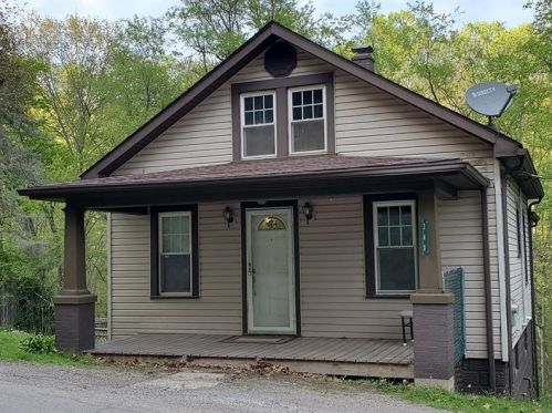 340 Queenstown Rd, Karns City PA  16041-3014 exterior