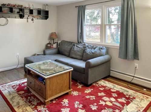 10 Mark Dr, Coventry CT  06238-1122 exterior