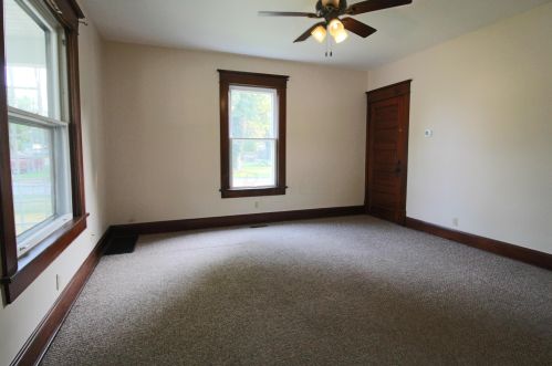 35 Lincoln Ave, London OH  43140-1579 exterior