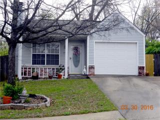 1594 Timbercrest Ave, Fayetteville, AR 72704-5883
