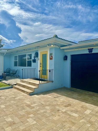 634 Evergreen Dr, West Palm Beach FL  33403-3208 exterior