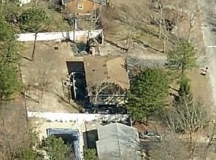 415 Brookhaven Ave, Northampton, NY 11901-5107