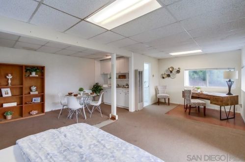 1527 Loring St, San Diego CA  92109-1765 exterior