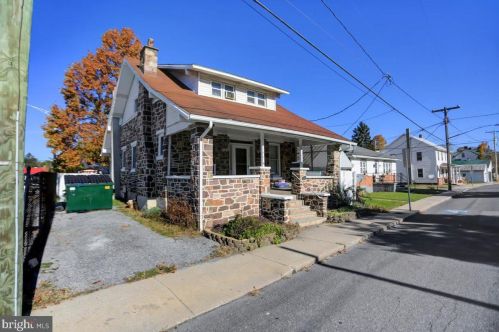 117 Orange St, Lees Cross Roads, PA 17257-1925