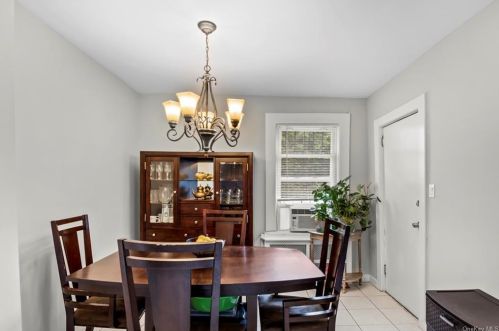 828 226th St, Bronx NY  10466-4419 exterior