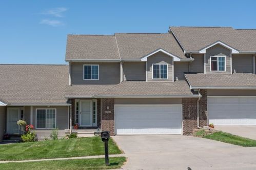 2242 Grantview Dr, Iowa City, IA 52241-1396