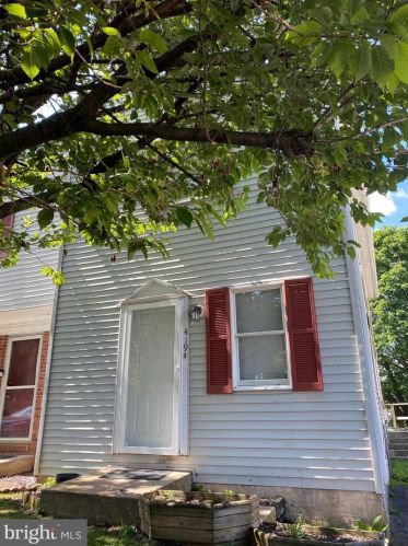 419 4th Ave, Parkesburg, PA 19365-1409