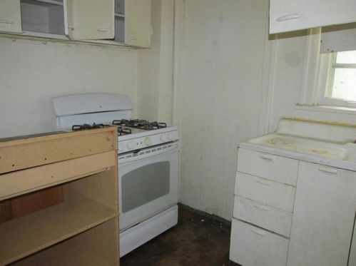 7712 Baxter St, Pittsburgh PA 15208-1612 exterior