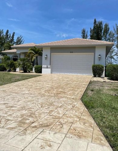315 16th St, Cape Coral, FL 33990-2065