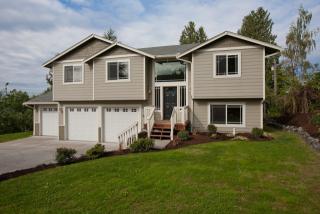 1621 5th St, Puyallup, WA 98371-7447