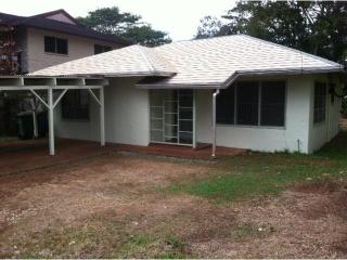 1328 Ridge Ave, Wahiawa, HI 96786-2422