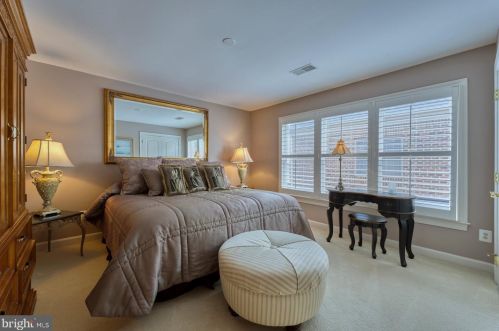 43527 Butler Pl, Leesburg VA 20176-7428 exterior