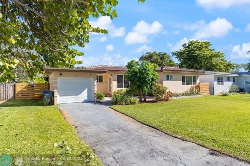 1411 16th Ct, Hollywood FL  33020-3227 exterior