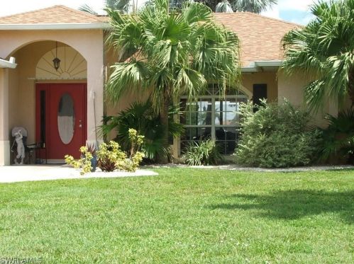613 21st St, Cape Coral, FL 33990-2530