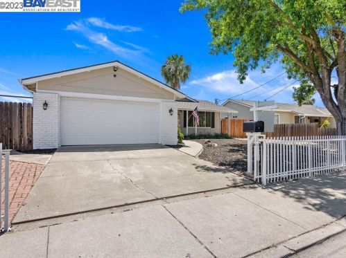 3825 Harbor St, West Pittsburg CA  94565-6106 exterior