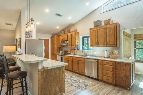 211 Bayshore Dr, Saint George Island FL  32328-3365 exterior