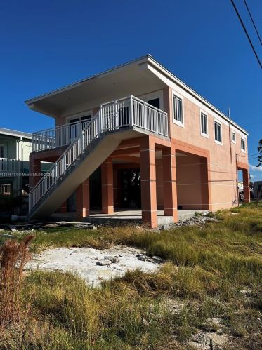 623 Boyd Dr, Key Largo, FL 33037-2744
