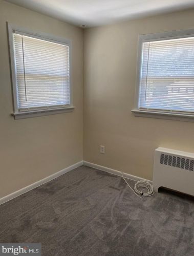 47 Roxboro Rd, Lawrence Township NJ  08648-3924 exterior