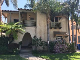 1120 Sycamore Ave, Los Angeles CA  90019-1531 exterior