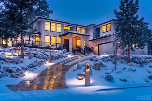 2865 Lucus Ct, Bend, OR 97701-5629