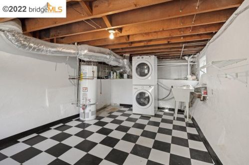 899 Glendome Cir, Oakland CA 94602-1413 exterior