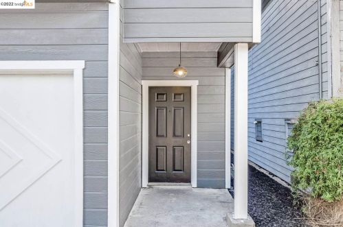 882 Isabella St, Oakland, CA 94607-3430